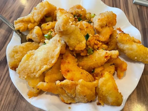 Chili Salted Fish Fillet 椒鹽班塊